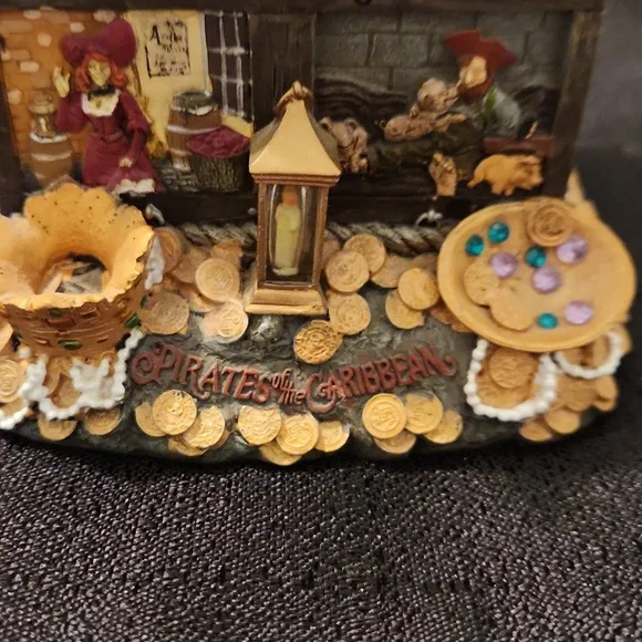 WALT DISNEY PIRATES ☠️ OF THE CARIBBEAN SNOW GLOBE. SKELETON SHIP WHEEL GLITTER - Picture 5 of 10